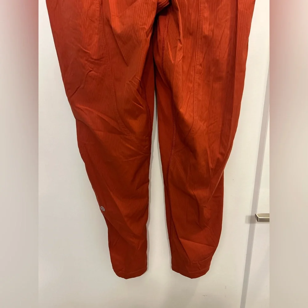 NWOT Lululemon Cropped Studio Pants size 8